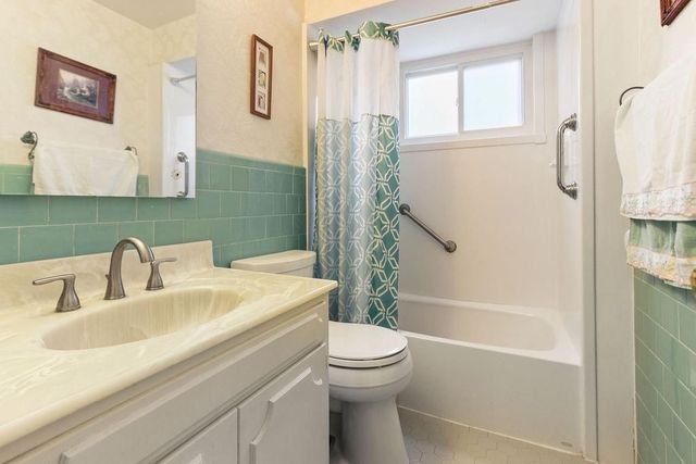 2025 Beulah ROAD, Churchill Boro, PA 15235