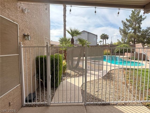 8585 Ebony Hills Way, Las Vegas, NV 89123