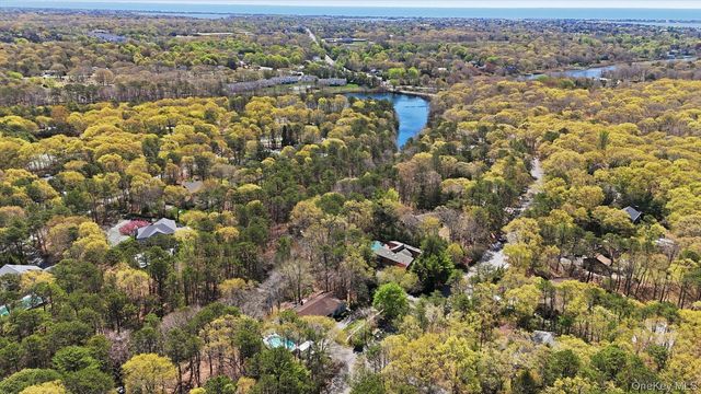 18 Beaver Lane W, Westhampton, NY 11977