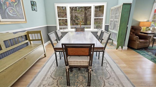 18 Beaver Lane W, Westhampton, NY 11977