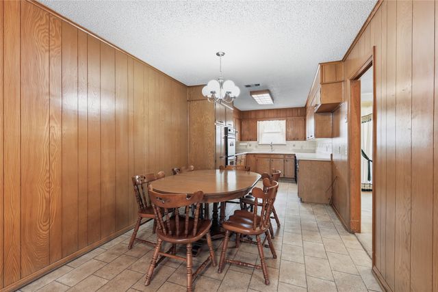 809 Donna Drive, Hurst, TX 76053