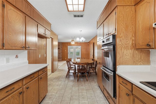 809 Donna Drive, Hurst, TX 76053