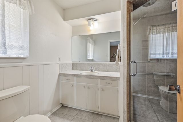 809 Donna Drive, Hurst, TX 76053