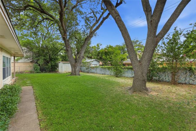 809 Donna Drive, Hurst, TX 76053