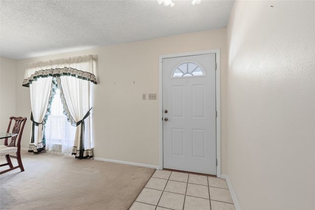 809 Donna Drive, Hurst, TX 76053