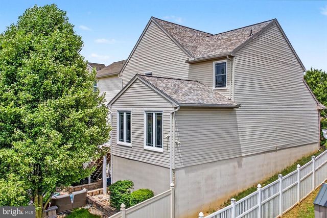 325 THOMAS ARMOR DR, Windsor, PA 17366