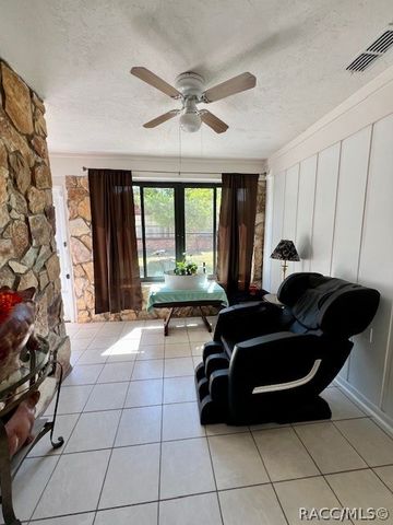 10 Jamaica Street, Homosassa, FL 34446