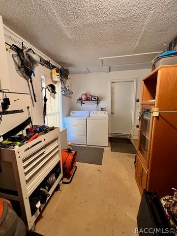 10 Jamaica Street, Homosassa, FL 34446