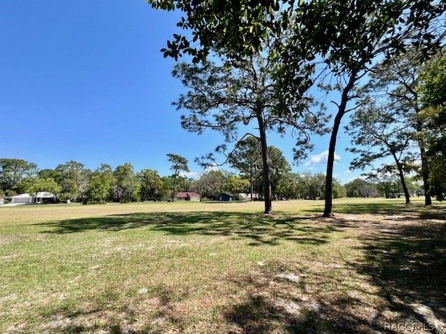 10 Jamaica Street, Homosassa, FL 34446