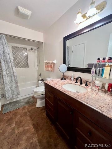 10 Jamaica Street, Homosassa, FL 34446