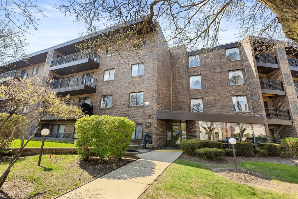 5019 Mulford Street 205, Skokie, IL 60077