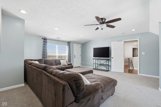 6686 Crestwell Lane, Indianapolis, IN 46268