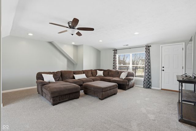 6686 Crestwell Lane, Indianapolis, IN 46268