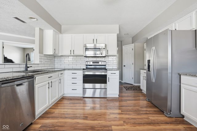 6686 Crestwell Lane, Indianapolis, IN 46268