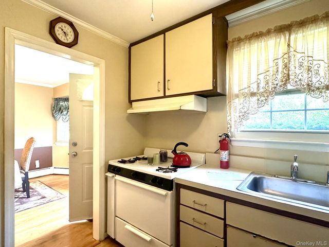 3922 Wilshire Lane H, Oakdale, NY 11796