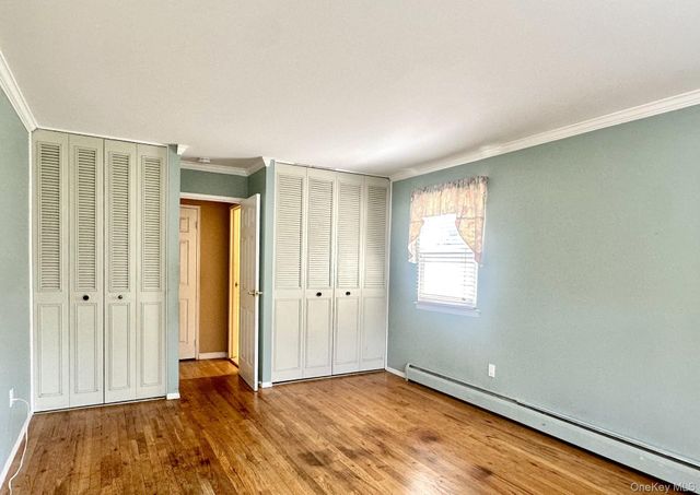 3922 Wilshire Lane H, Oakdale, NY 11796
