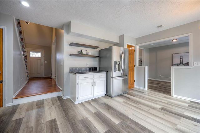 7745 W 154th Terrace, Overland Park, KS 66223