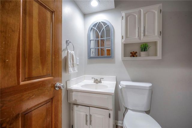 7745 W 154th Terrace, Overland Park, KS 66223