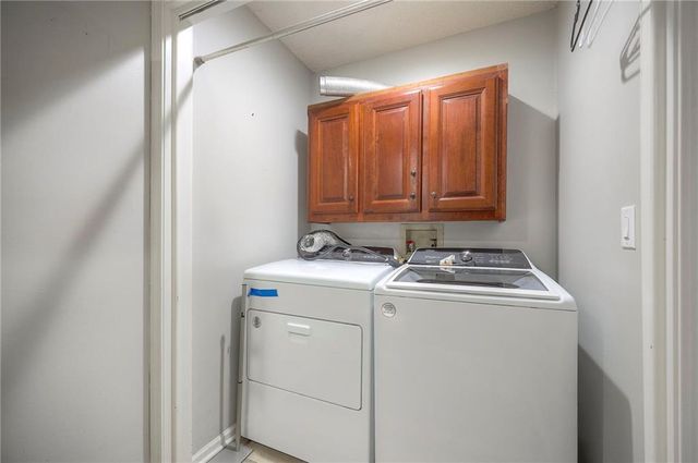 7745 W 154th Terrace, Overland Park, KS 66223