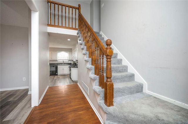 7745 W 154th Terrace, Overland Park, KS 66223