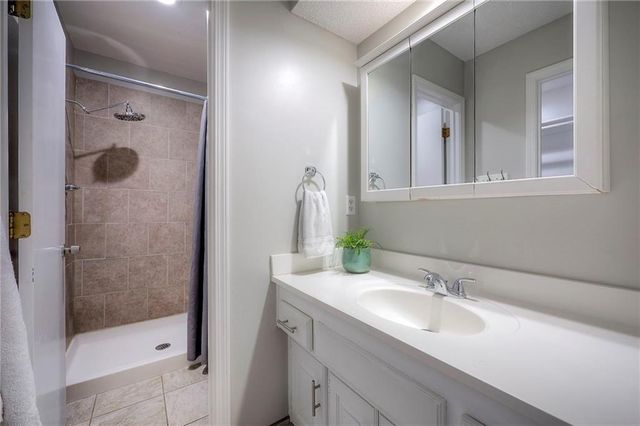 7745 W 154th Terrace, Overland Park, KS 66223