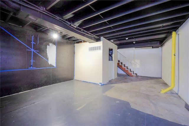 7745 W 154th Terrace, Overland Park, KS 66223