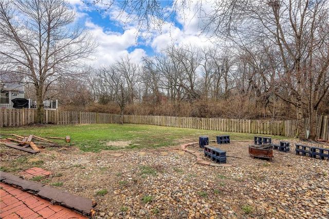 7745 W 154th Terrace, Overland Park, KS 66223