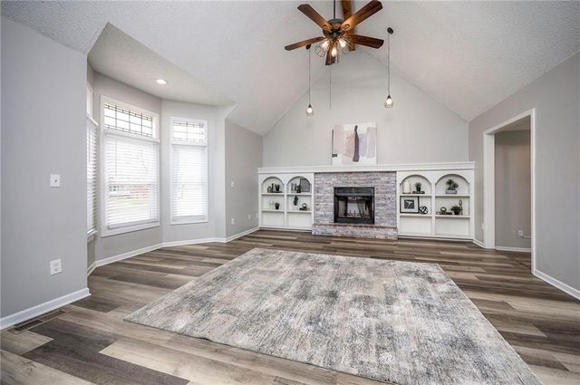 7745 W 154th Terrace, Overland Park, KS 66223