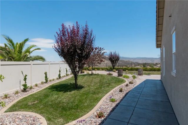 1535 Edgebrook, Beaumont, CA 92223