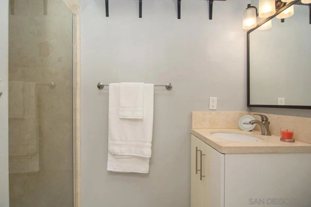 2913 A, San Diego, CA 92102