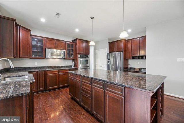 205 HUNTINGDON DR, Williamstown, NJ 08094