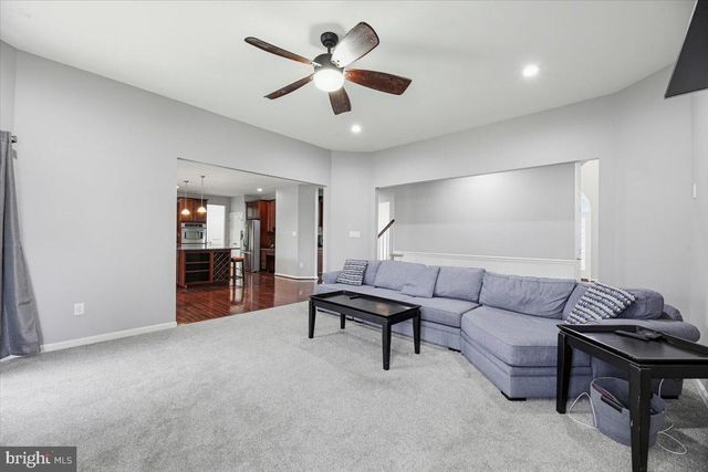 205 HUNTINGDON DR, Williamstown, NJ 08094