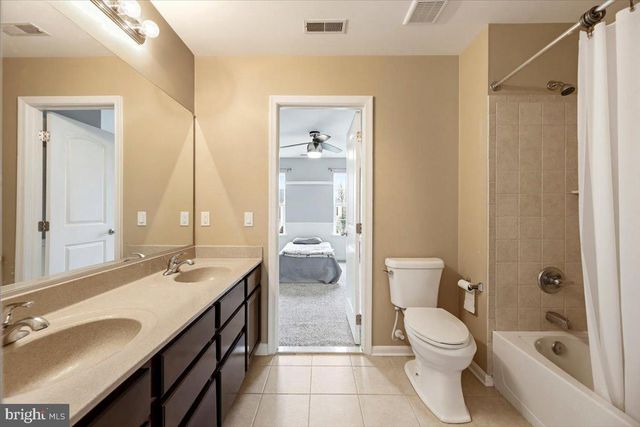 205 HUNTINGDON DR, Williamstown, NJ 08094