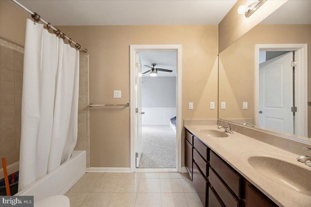 205 HUNTINGDON DR, Williamstown, NJ 08094