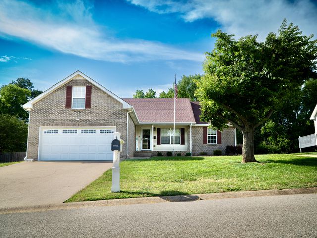 3510 Clover Hill Dr, S, Clarksville, TN 37043