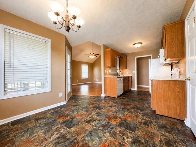 3510 Clover Hill Dr, S, Clarksville, TN 37043