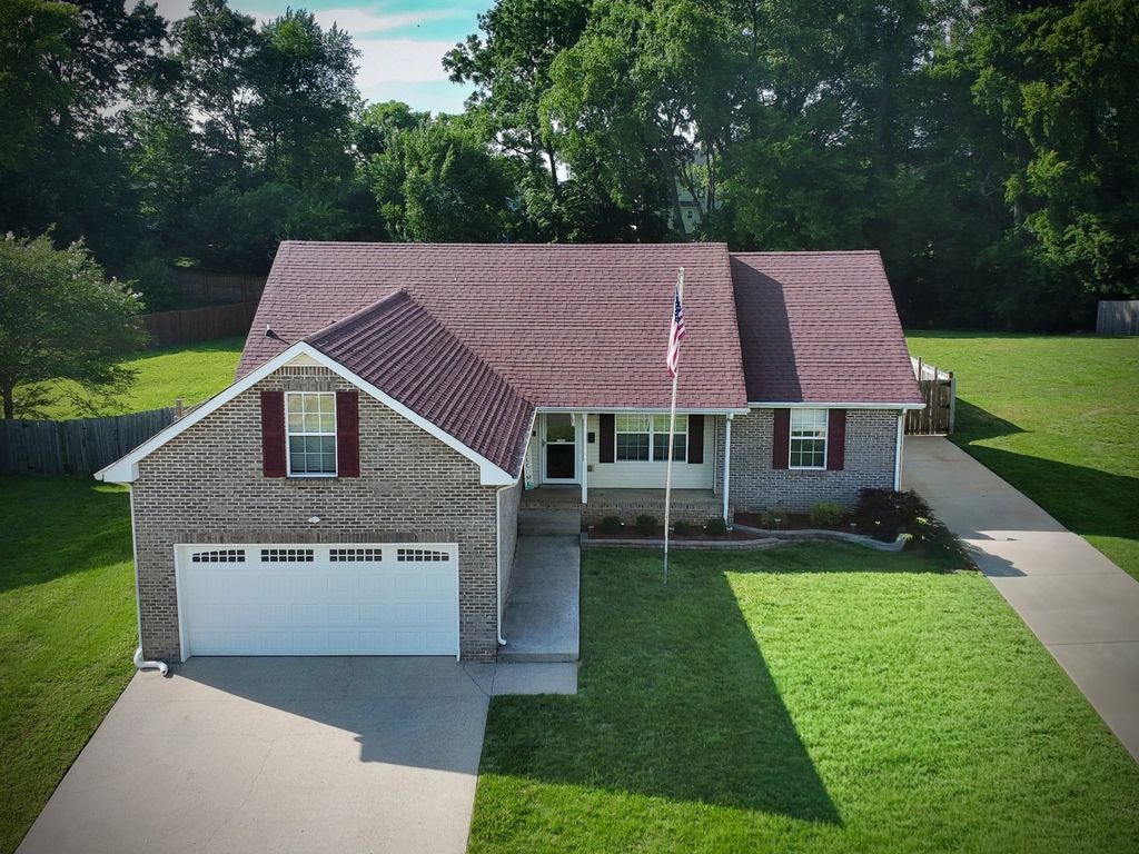 3510 Clover Hill Dr, S, Clarksville, TN 37043