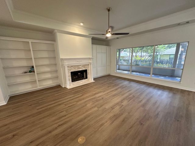 307 Stewart ST, Meadowlakes, TX 78654