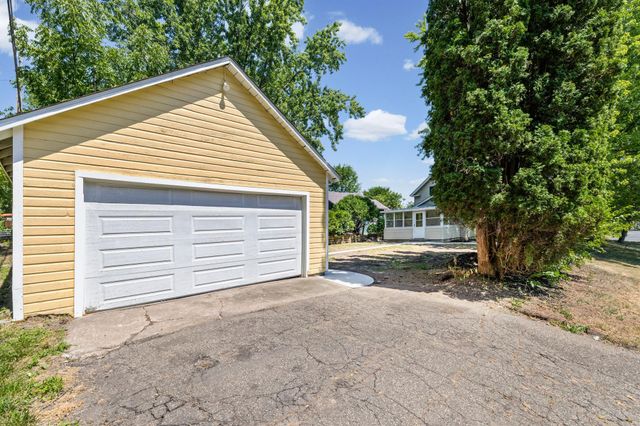 404 5th Street N, Bayport, MN 55003