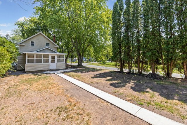 404 5th Street N, Bayport, MN 55003