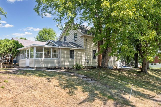 404 5th Street N, Bayport, MN 55003