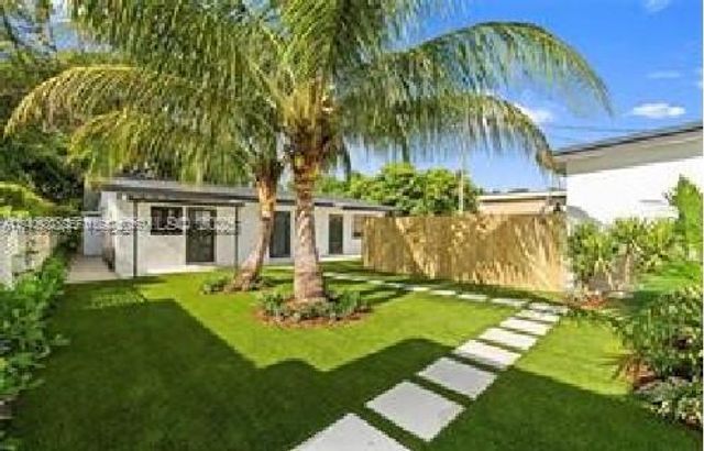 2442 SW 3rd St 3, Miami, FL 33135