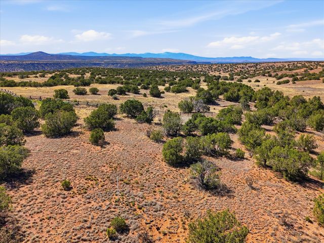 5 Campo del Viento, Santa Fe, NM 87506