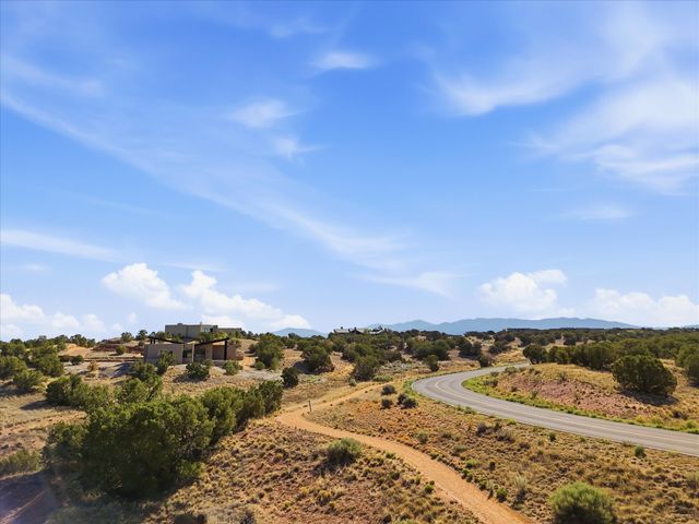 5 Campo del Viento, Santa Fe, NM 87506
