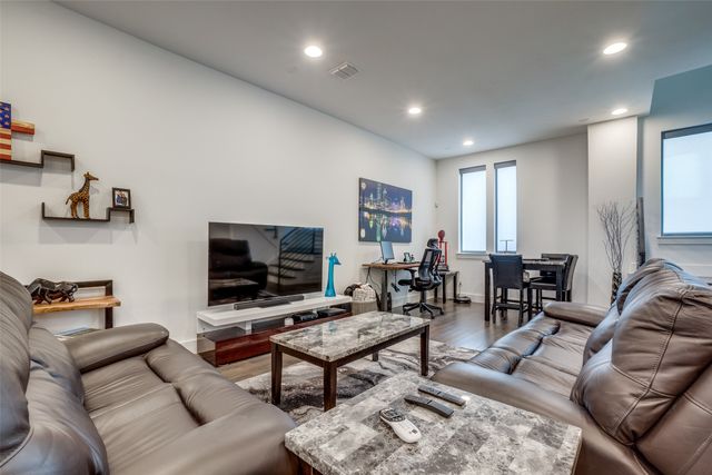 1944 Dowgate Court, Dallas, TX 75204