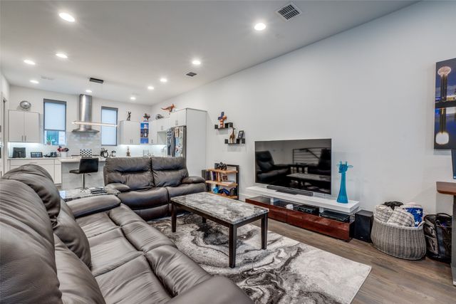 1944 Dowgate Court, Dallas, TX 75204