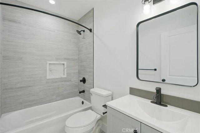 14016 Hubbard Street, Sylmar, CA 91342