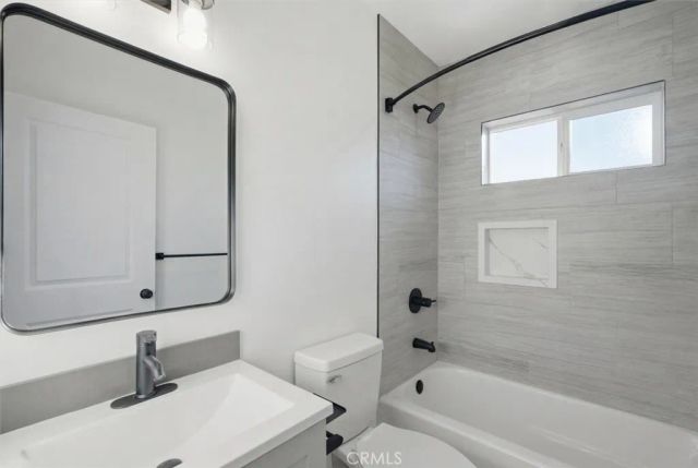 14016 Hubbard Street, Sylmar, CA 91342