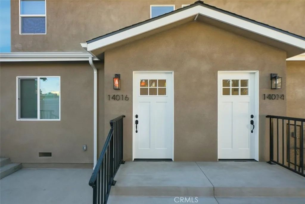 14016 Hubbard Street, Sylmar, CA 91342