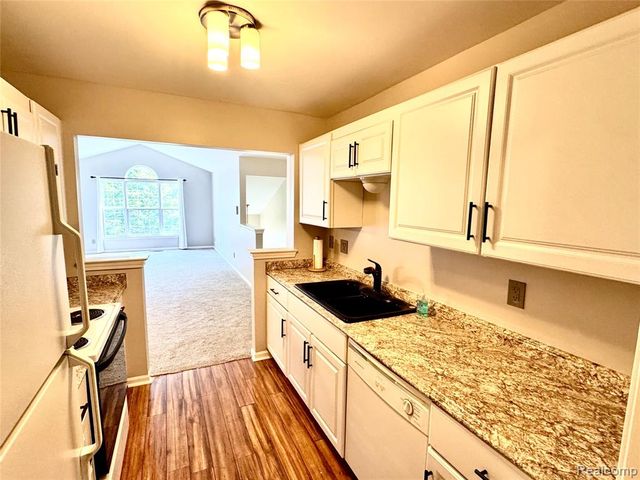 56501 Chesapeake Trail, Utica, MI 48316